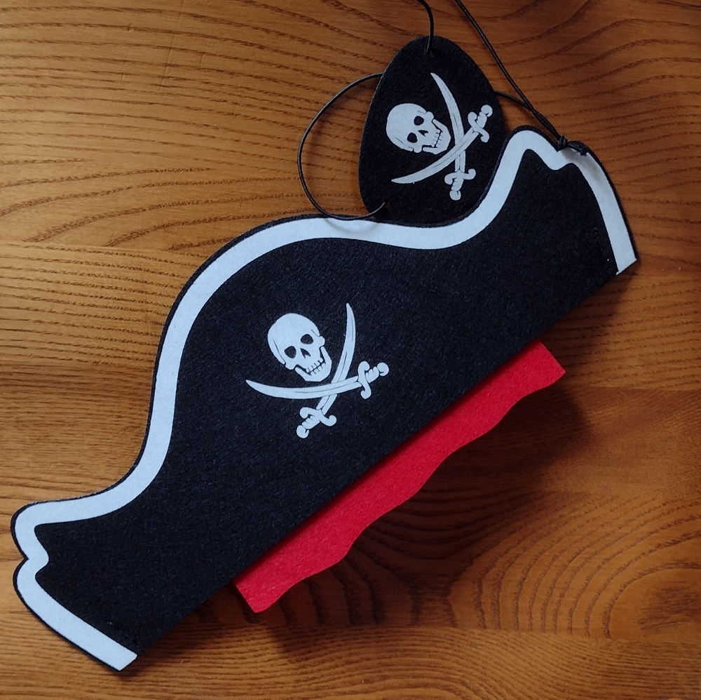 Pirate hat and eye patch